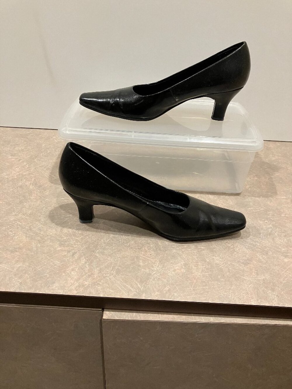 Women's Life Stride Black Stacey Heels Size 8